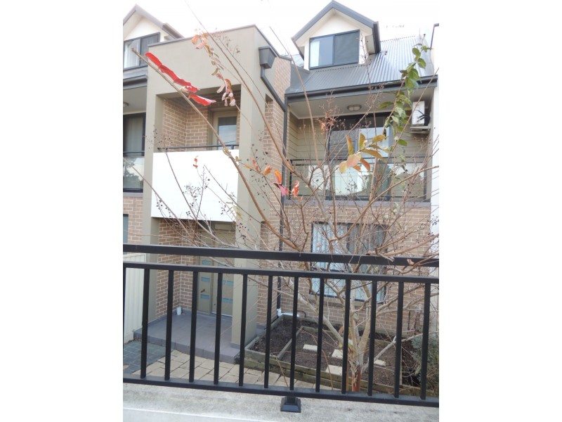 2/1 Leamington Rd, Dundas NSW 2117