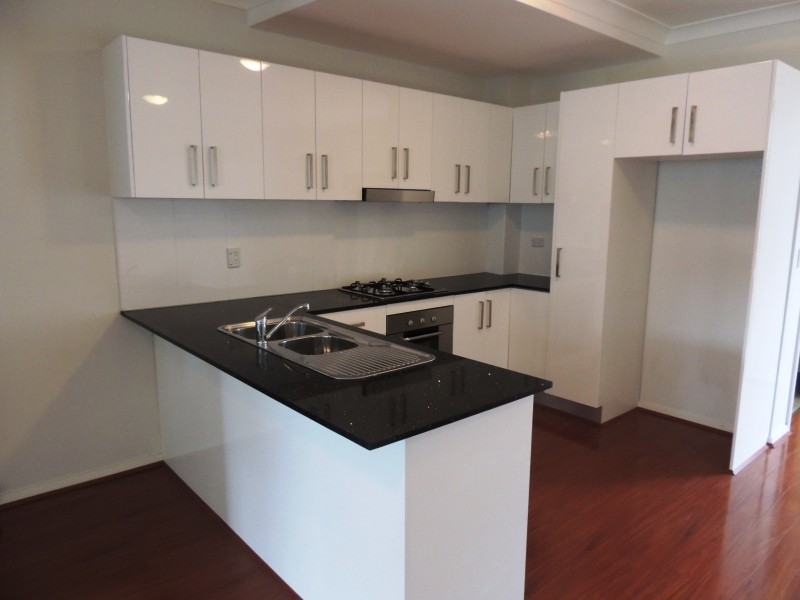 2/1 Leamington Rd, Dundas NSW 2117