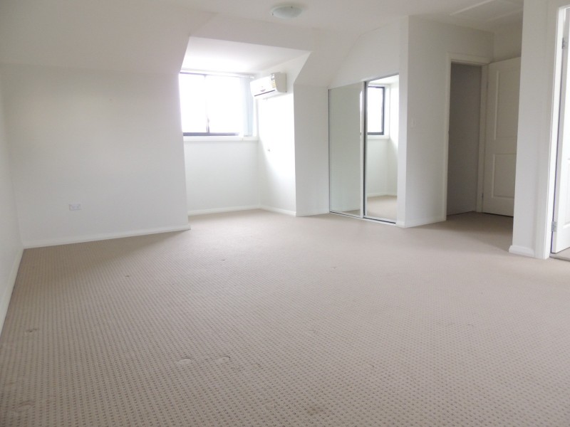 2/1 Leamington Rd, Dundas NSW 2117