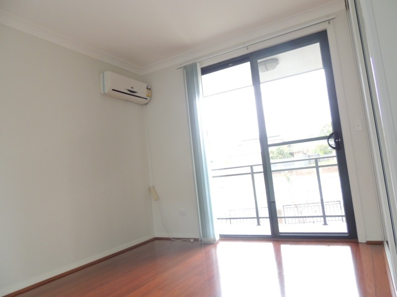 2/1 Leamington Rd, Dundas NSW 2117