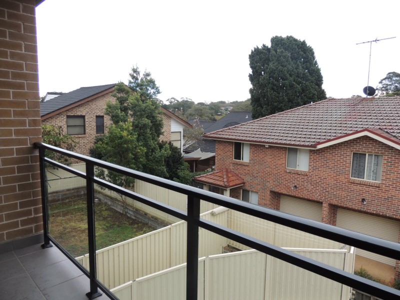 2/1 Leamington Rd, Dundas NSW 2117