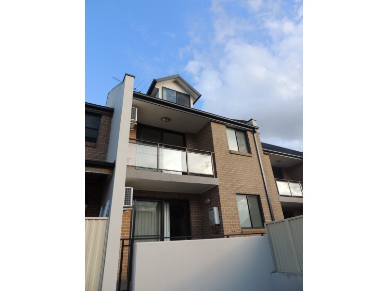 2/1 Leamington Rd, Dundas NSW 2117