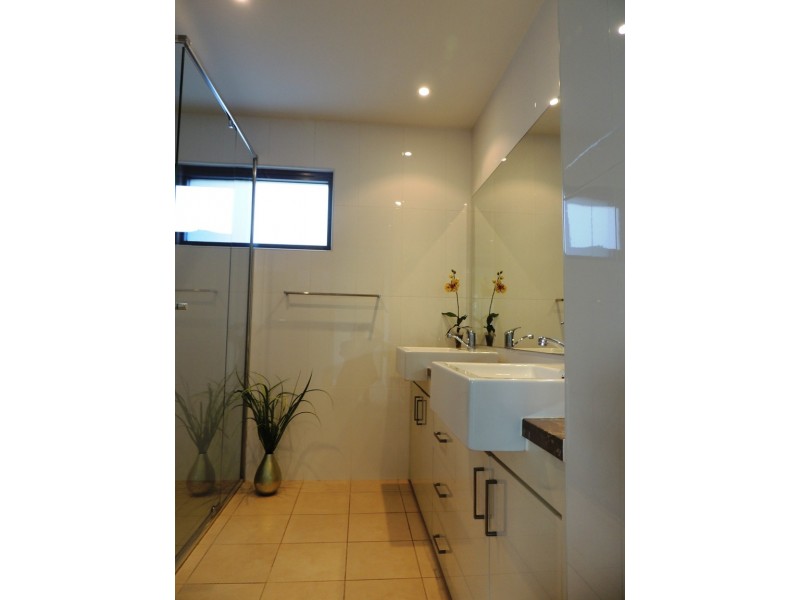 2 A Eulbertie Ave, Warrawee NSW 2074