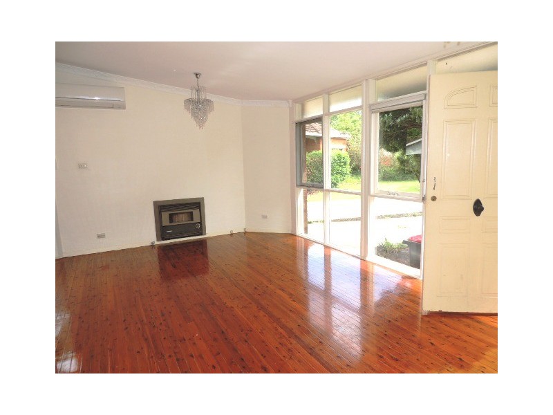 18 Brooker Ave, Oatlands NSW 2117