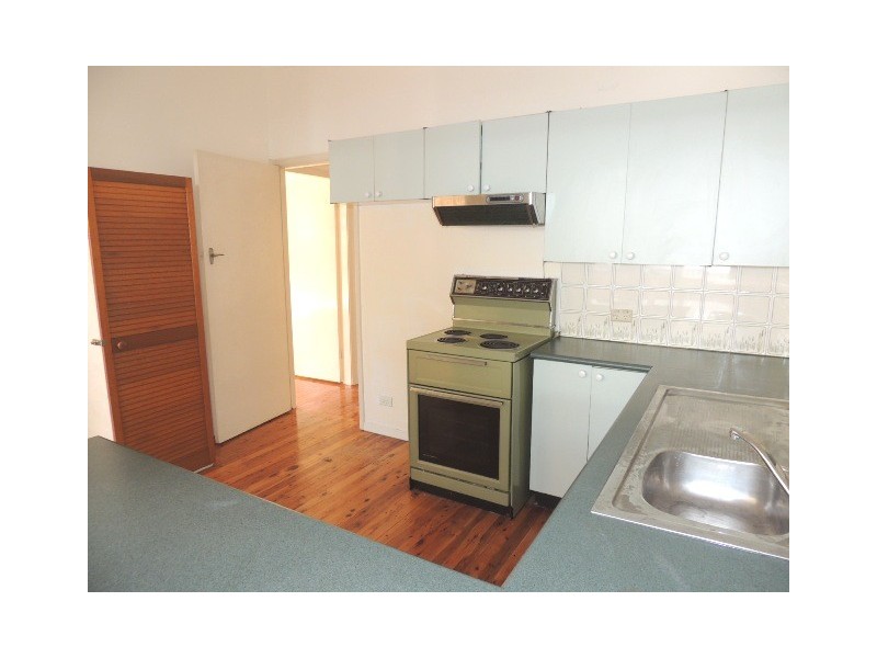 18 Brooker Ave, Oatlands NSW 2117