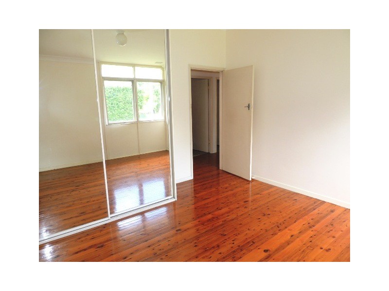 18 Brooker Ave, Oatlands NSW 2117