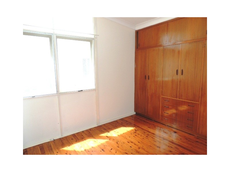 18 Brooker Ave, Oatlands NSW 2117