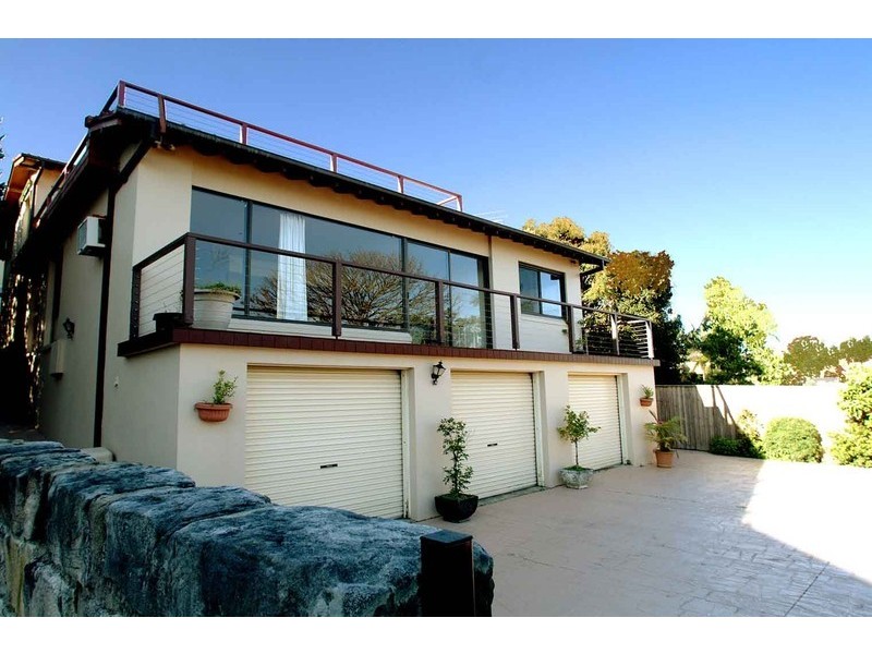 10 Lyndhurst Crescent, Hunters Hill NSW 2110