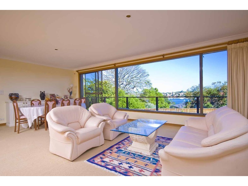 10 Lyndhurst Crescent, Hunters Hill NSW 2110