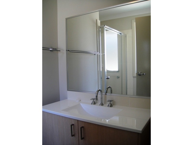 5 MARINER ST, Glenfield NSW 2167