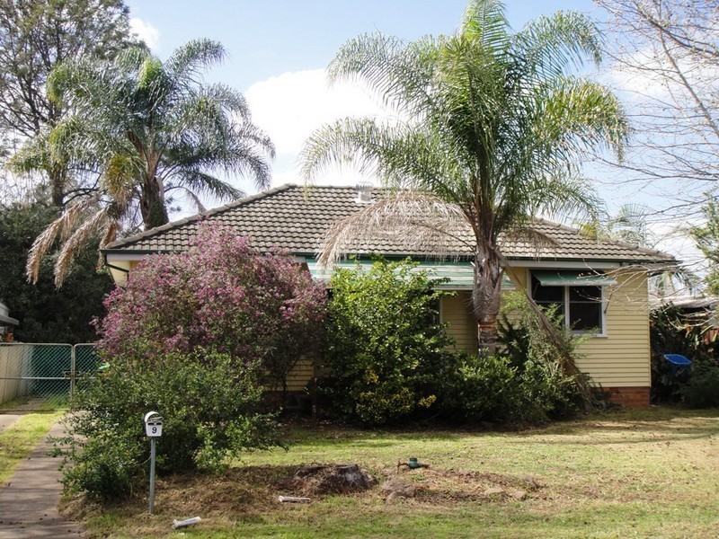 9 BURLISON ST, Warwick Farm NSW 2170