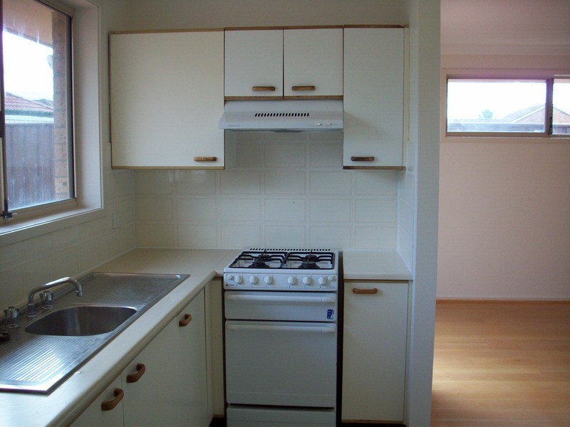 37 SPARROW LANE, Green Valley NSW 2168