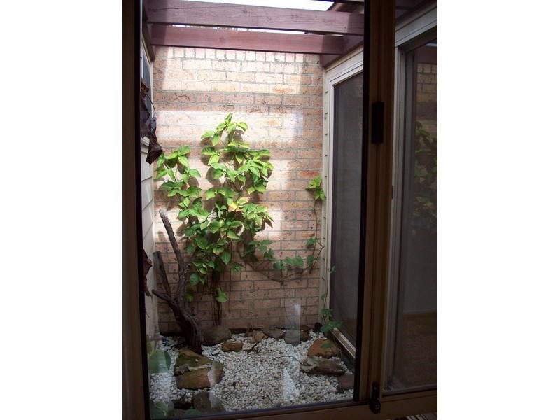 37 SPARROW LANE, Green Valley NSW 2168