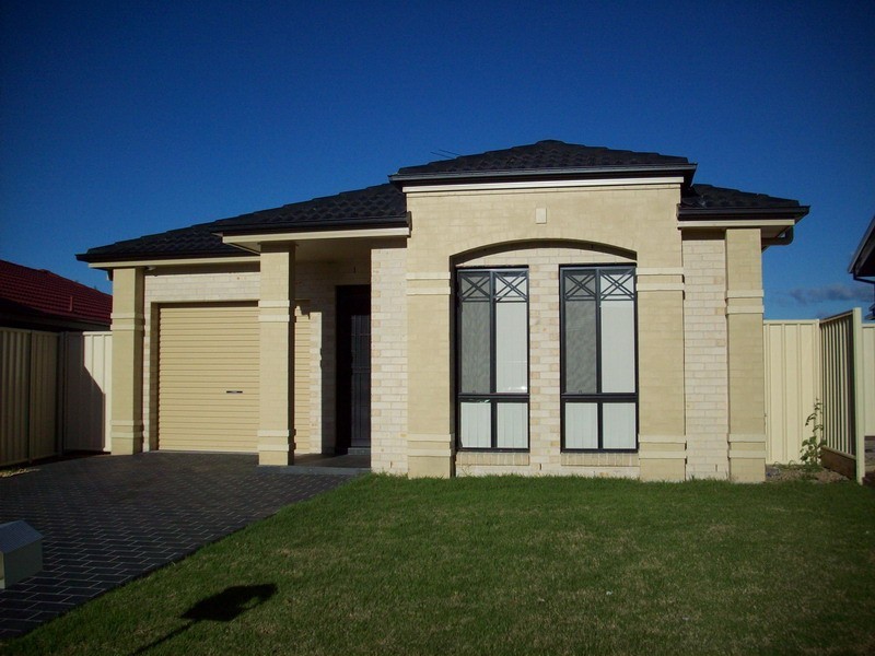 45 TEMORA ST, Prestons NSW 2170