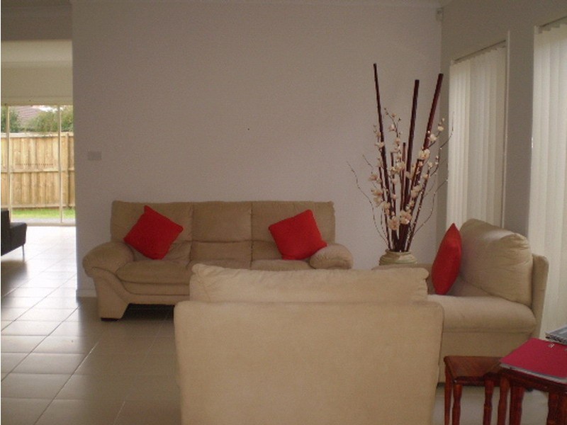 6 CARINGAL ST, Chipping Norton NSW 2170