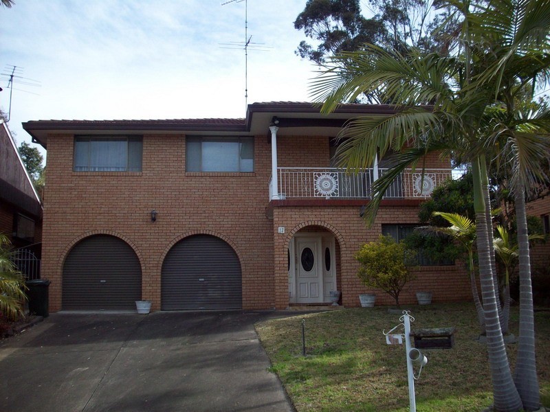 11 BANNISTER PL, Mount Pritchard NSW 2170