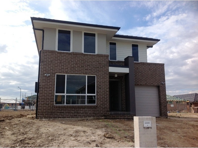 6 Speare St, Moorebank NSW 2170