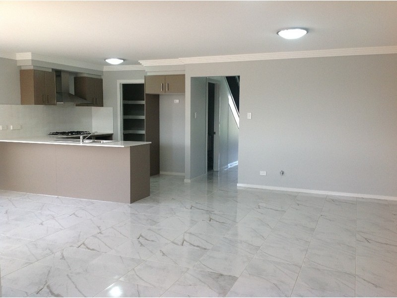 6 Speare St, Moorebank NSW 2170