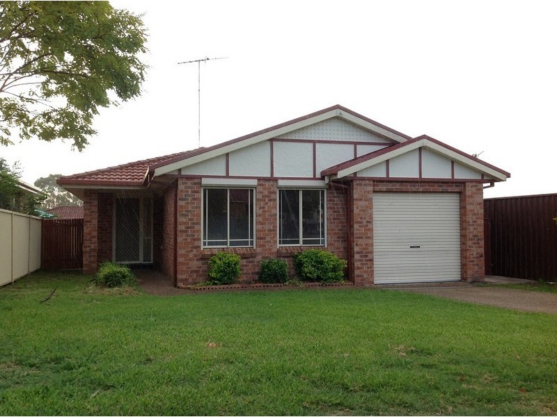 21 Guernsey St, Minto NSW 2566
