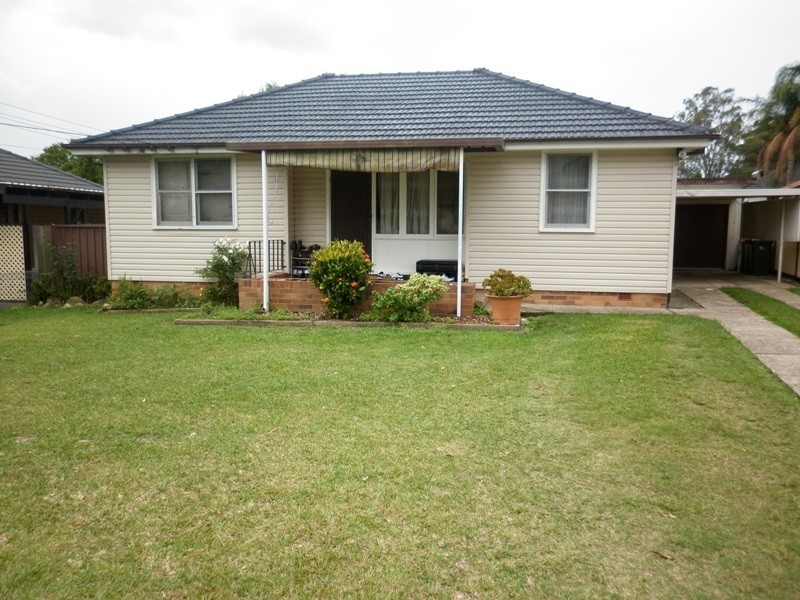 36 KINGARTH ST, Busby NSW 2168