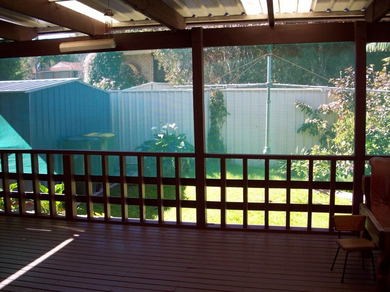 6 AMIENS CLOSE, Bossley Park NSW 2176