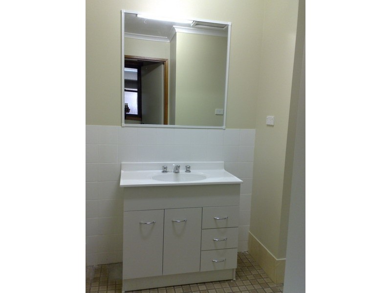 4/8  THESIGER ST, Bonnyrigg NSW 2177