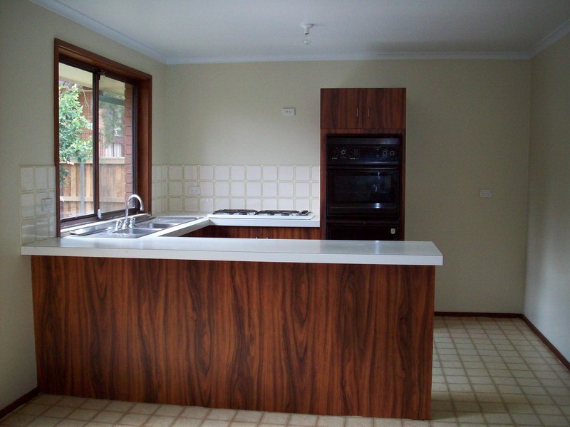 10 THESIGER RD, Bonnyrigg NSW 2177