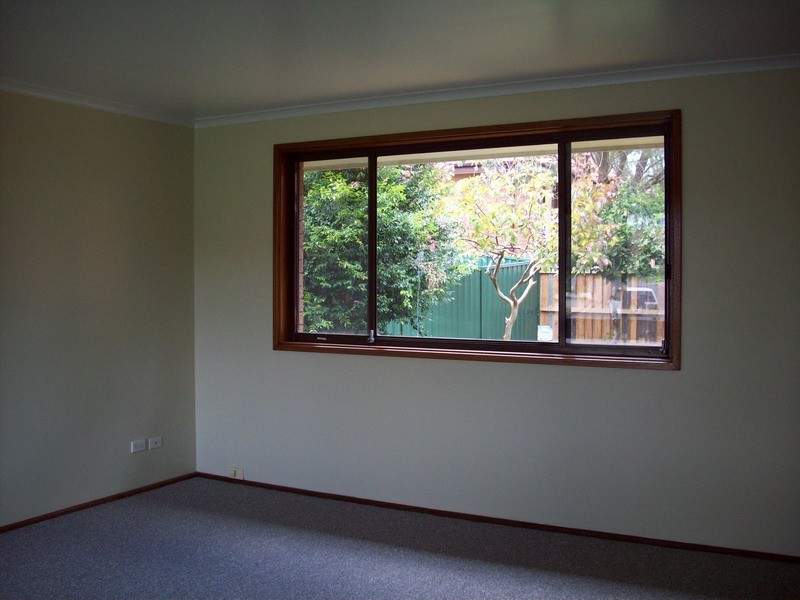 10 THESIGER RD, Bonnyrigg NSW 2177