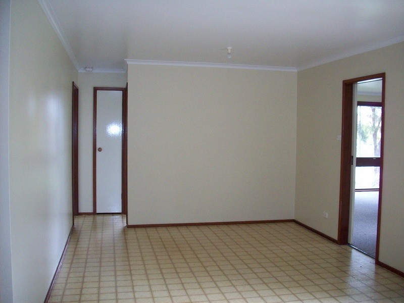 10 THESIGER RD, Bonnyrigg NSW 2177