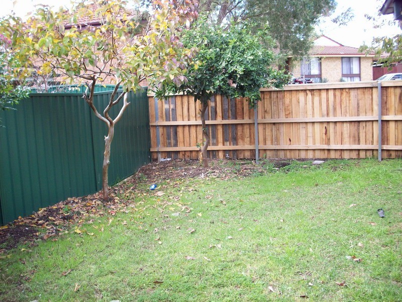 10 THESIGER RD, Bonnyrigg NSW 2177