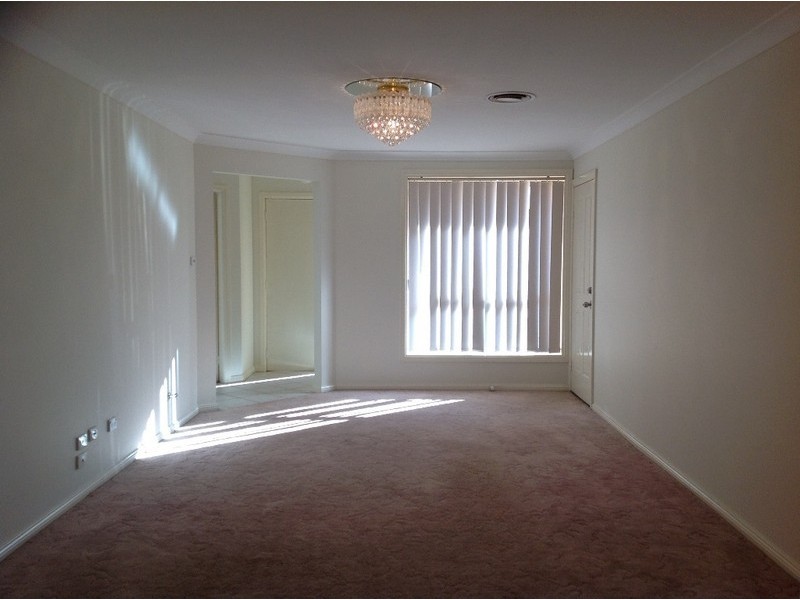 15 Corindi Cl, Hoxton Park NSW 2171