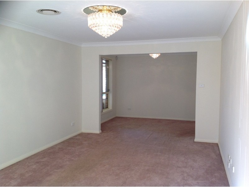 15 Corindi Cl, Hoxton Park NSW 2171