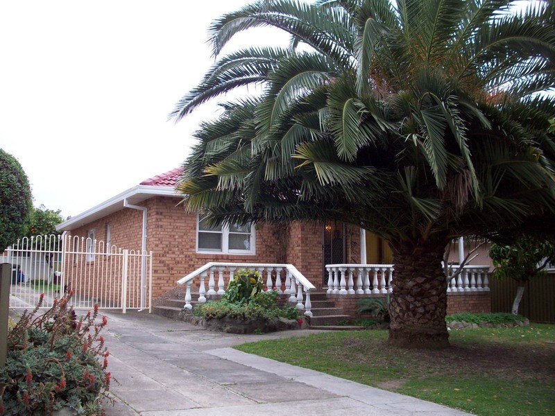 567 HUME  HIGHWAY, Casula NSW 2170