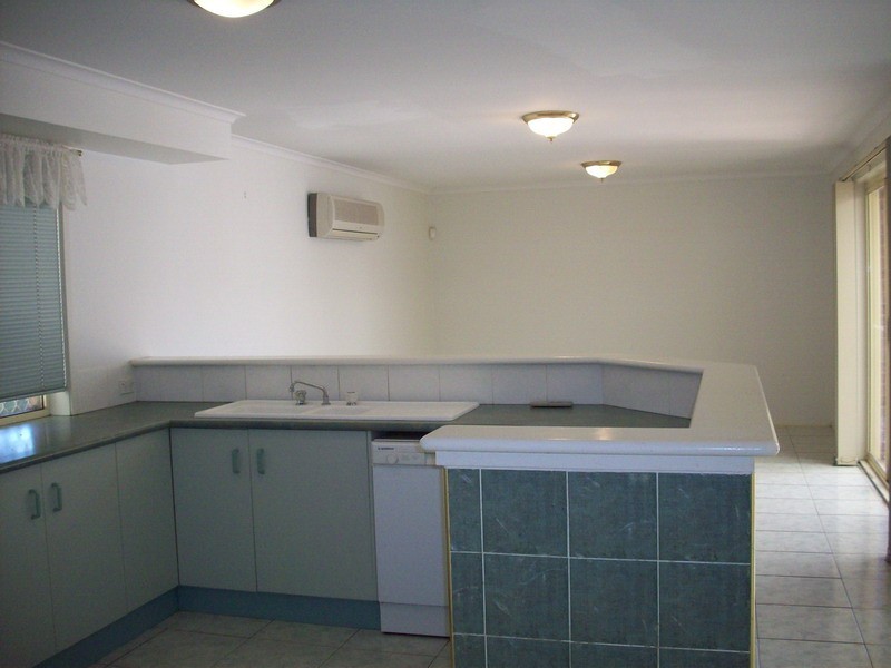 249 PACIFIC PALMS CCT, Hoxton Park NSW 2171