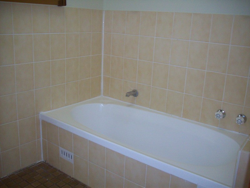 14 THESIGER RD, Bonnyrigg NSW 2177