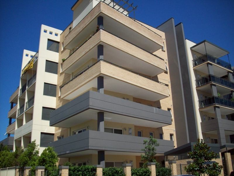 8-10 BROWNE PARADE, Warwick Farm NSW 2170