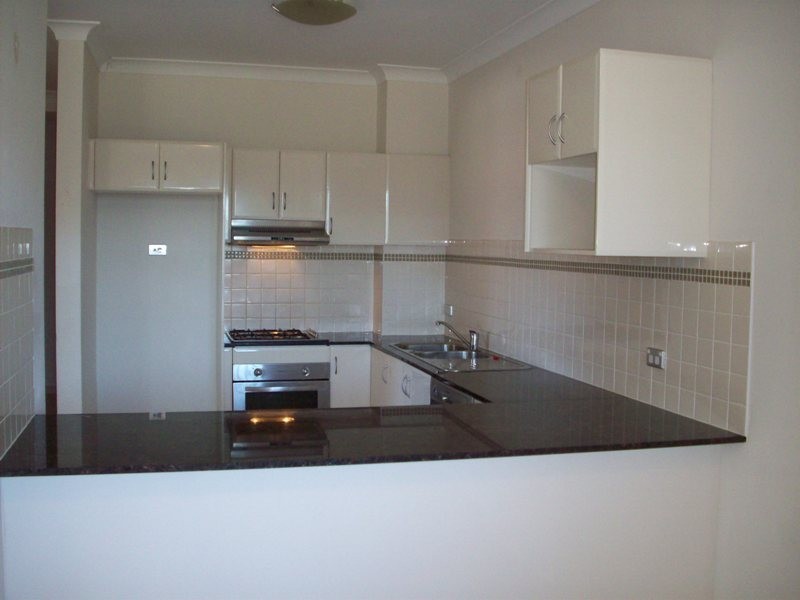 8-10 BROWNE PARADE, Warwick Farm NSW 2170