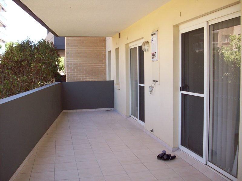 8-10 BROWNE PARADE, Warwick Farm NSW 2170