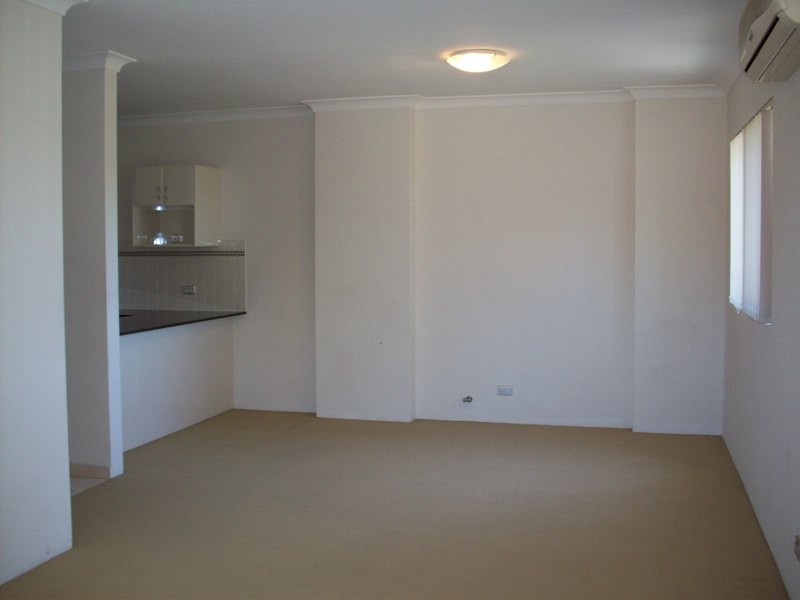 8-10 BROWNE PARADE, Warwick Farm NSW 2170