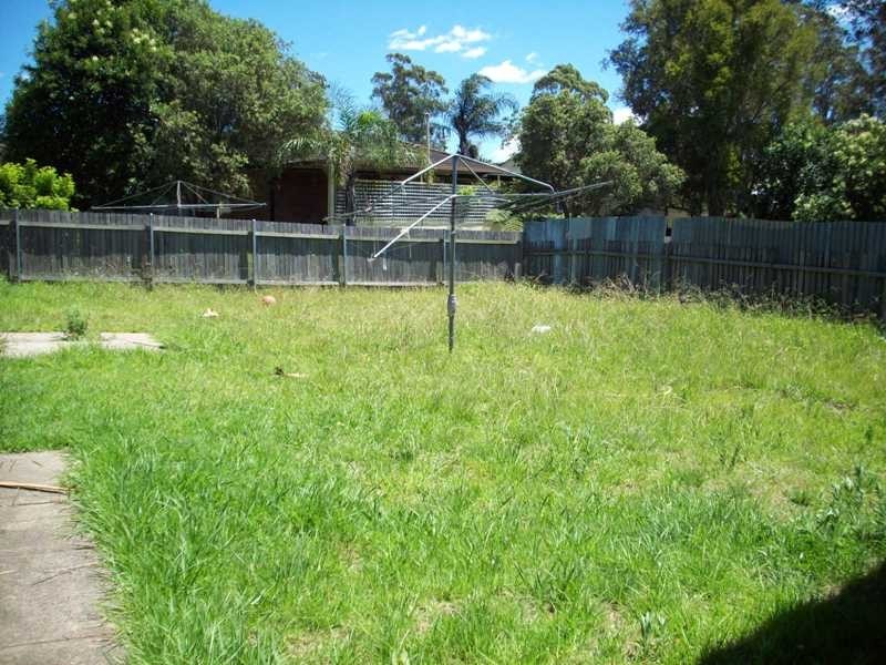 24 BOONOKE CRES, Miller NSW 2168