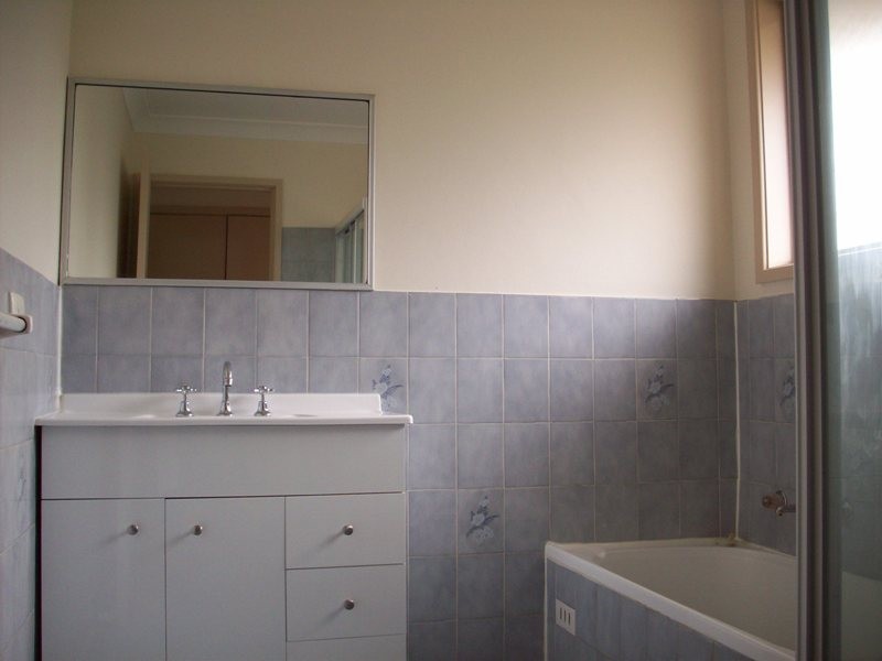 1/220 NEWBRIDGE RD, Moorebank NSW 2170