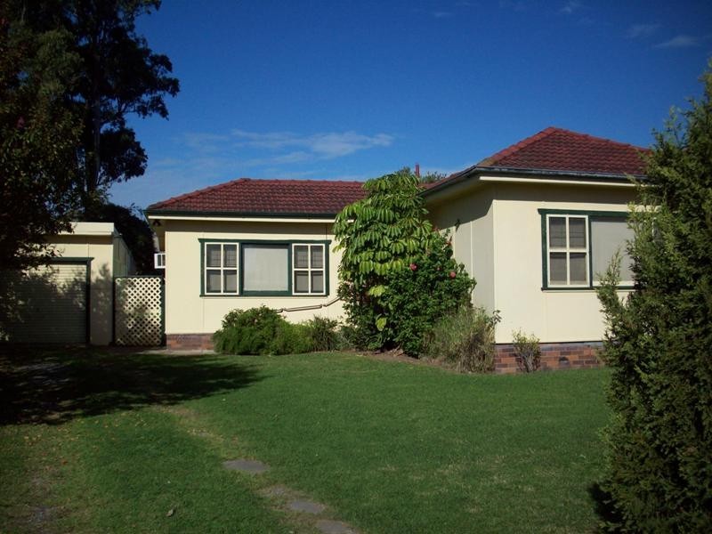 32 LIONS AVE, Lurnea NSW 2170