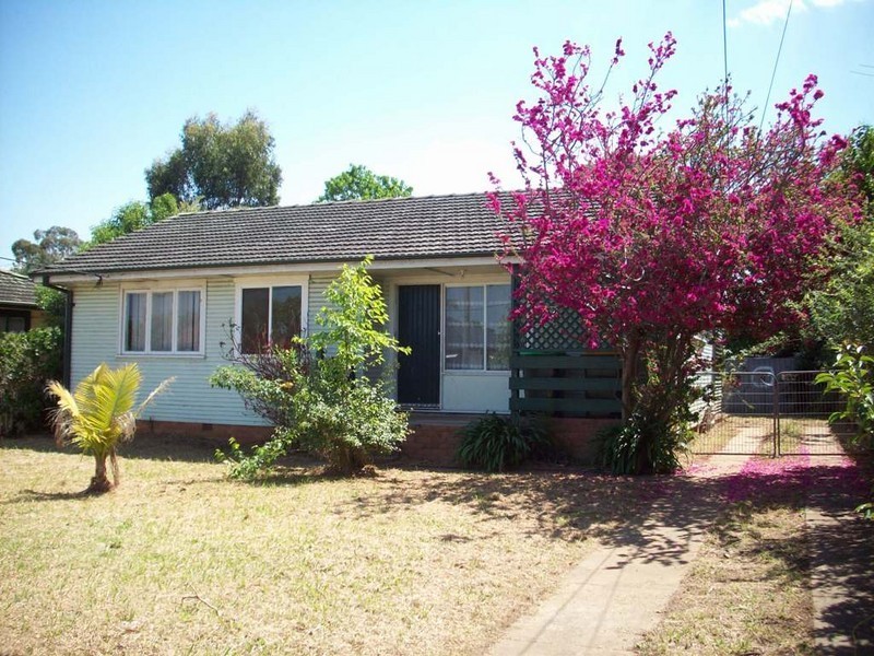 8 Ryeland St, Miller NSW 2168