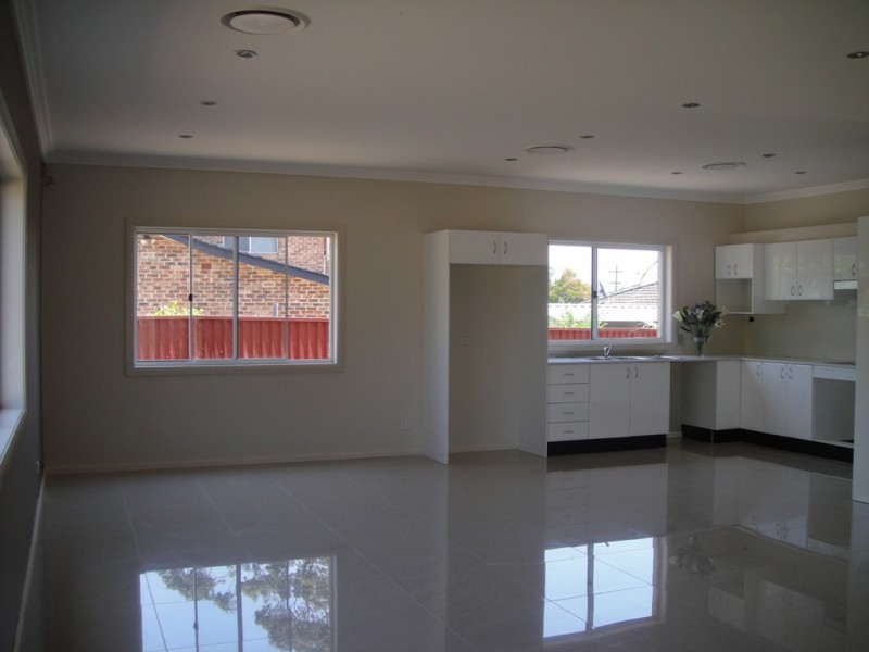 323A ELIZABETH DRIVE, Mount Pritchard NSW 2170