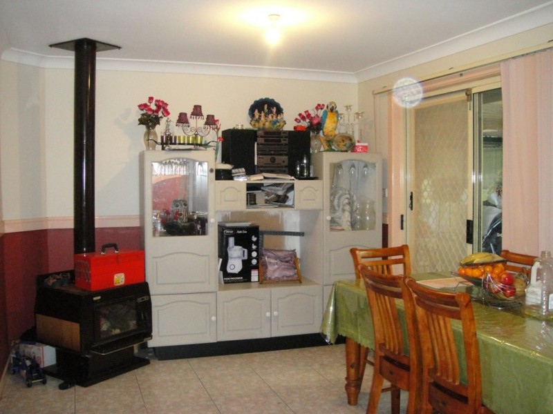 186 NORTH LIVERPOOL RD, Green Valley NSW 2168