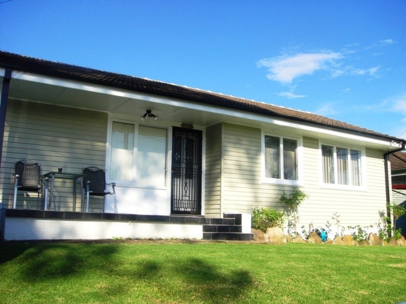 21 STRICKLAND CRES, Ashcroft NSW 2168