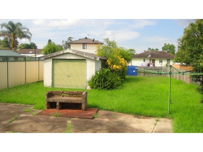 11 STRICKLAND CRES, Ashcroft NSW 2168