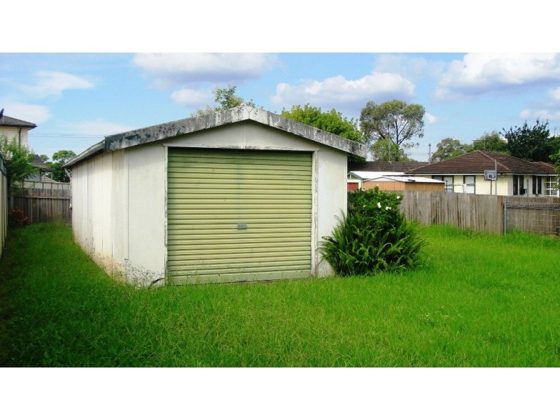 11 STRICKLAND CRES, Ashcroft NSW 2168