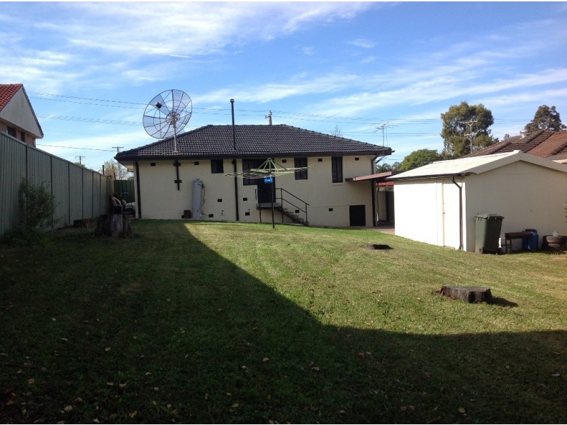 121 STRICKLAND CRES, Ashcroft NSW 2168