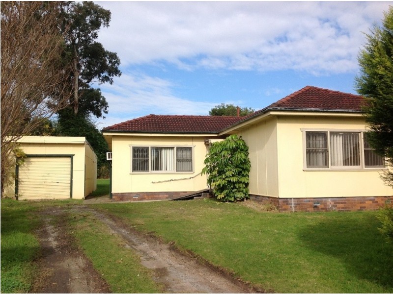 32 LIONS AVE, Lurnea NSW 2170